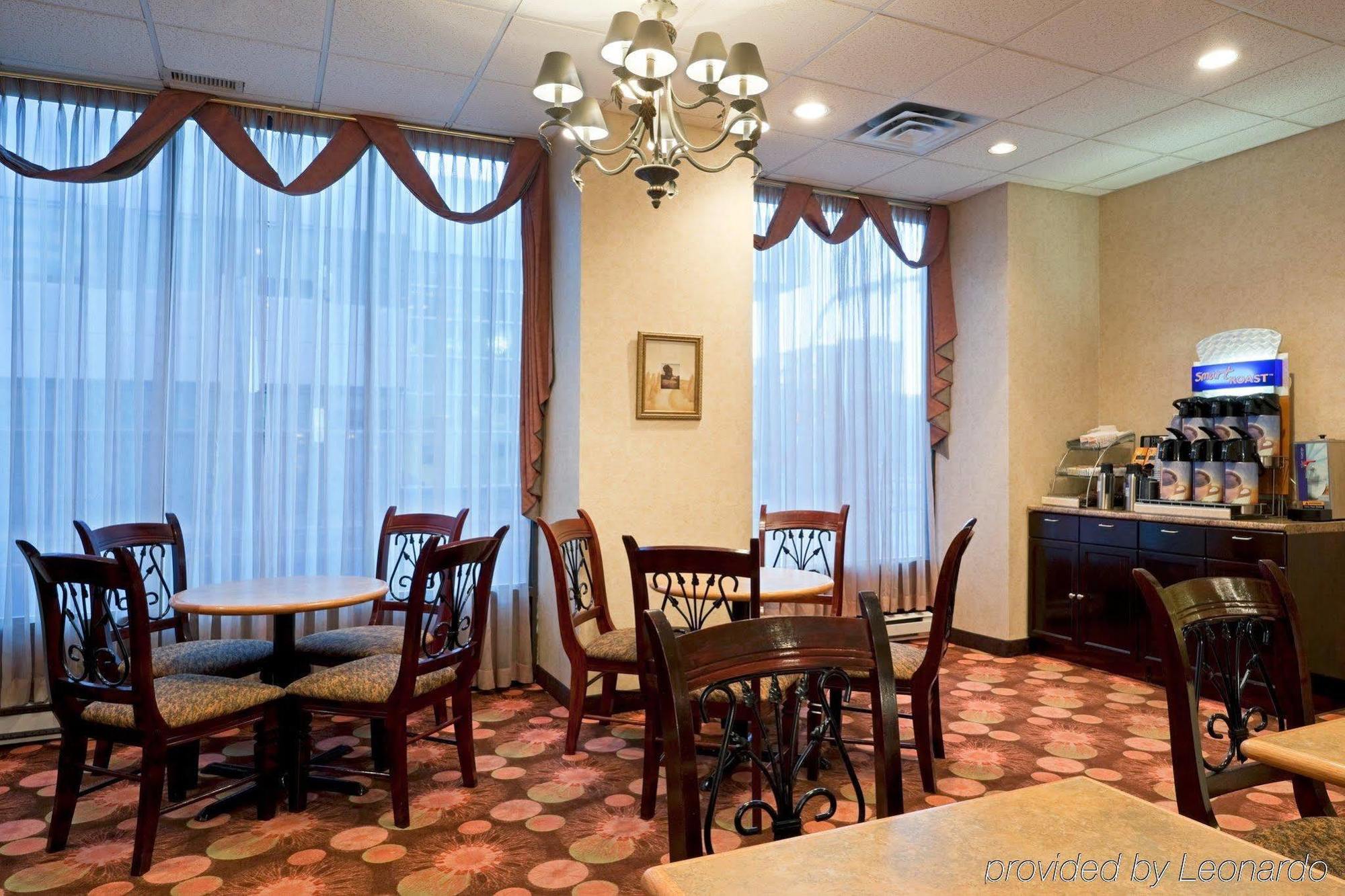 Quality Inn & Suites Regina Downtown Buitenkant foto